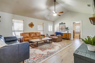 812 Conveyor Dr, Joshua, TX 76058 - photo 4