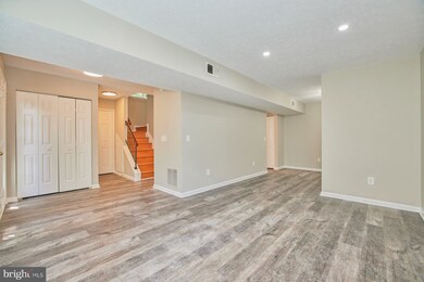 14017A Grumble Jones Ct, Centreville, VA 20121 - photo 5