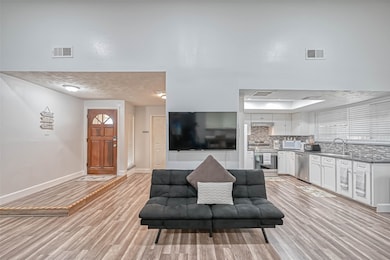 11618 Corona Ln, Houston, TX 77072 - photo 3