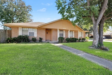 1405 London St, Pasadena, TX 77502 - photo 2