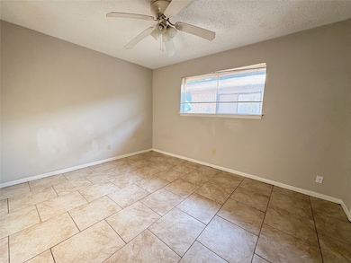 3021 Sycamore Ave unit 4, Bay City, TX 77414 - photo 4