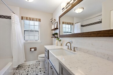 205 Sycamore Dr unit 11, Naperville, IL 60540 - photo 3