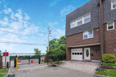 26 Yacht Club Cove unit 26, Staten Island, NY 10308 - photo 6