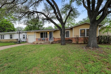 228 W Pecan St, Hurst, TX 76053 - photo 4