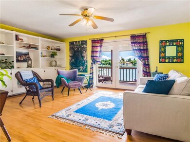 8121 Bayshore Dr, Treasure Island, FL 33706 - photo 3