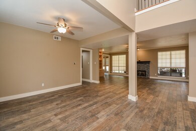 2050 Troon Dr, Alvin, TX 77511 - photo 4