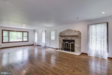 9201 Harrington Dr unit A, Potomac, MD 20854 - photo 6