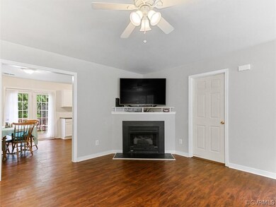 11512 Brandenburg Dr, Midlothian, VA 23112 - photo 3