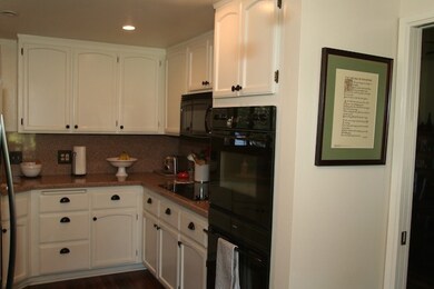 29803 Circle r Creek Ln, Escondido, CA 92026 - photo 5