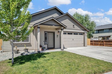 1997 NW 8th St, Redmond, OR 97756 - photo 3