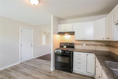 9310 Lewis Ave, Kansas City, MO 64138 - photo 5