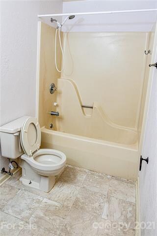 Master bedroom bathroom
