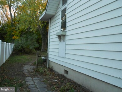 315 2nd Ave, Hightstown, NJ 08520 - photo 4