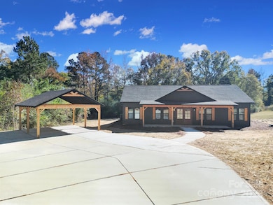 230 E Doc Garris Rd, Lancaster, SC 29720 - photo 2