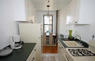 122 Riverway unit 6, Boston, MA 02215 - photo 4