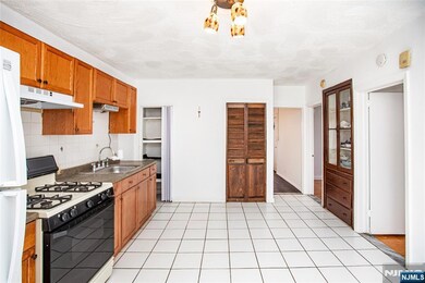 50 Westervelt Ave unit 1, Hawthorne, NJ 07506 - photo 5