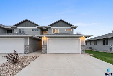 5507 W Liberator Cir, Buffalo Ridge, SD 57107 - photo 2