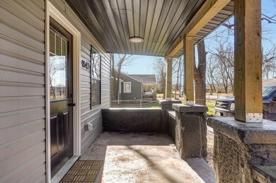 1542 N Hillcrest Ave-4