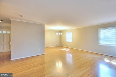 12102 Mackell Ln, Bowie, MD 20715 - photo 3