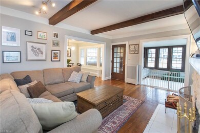 crown molding & wood beams