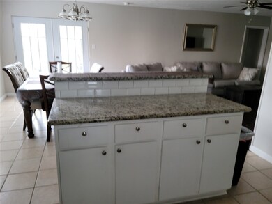 371 Somerset Ct, Alvin, TX 77511 - photo 5