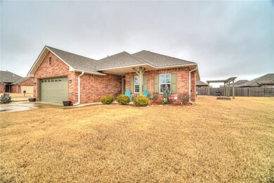 1951 Green Cedar Ct, Shawnee, OK 74804 - photo 3