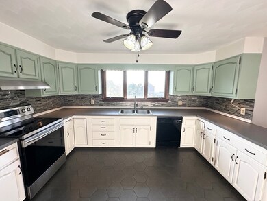 115 Andrews St, Fall River, MA 02724 - photo 6