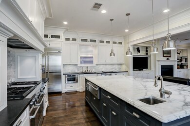 1418 Columbia St, Houston, TX 77008 - photo 3