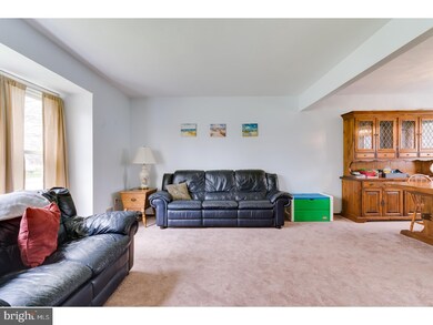 1036 Estates Blvd, Trenton, NJ 08690 - photo 2