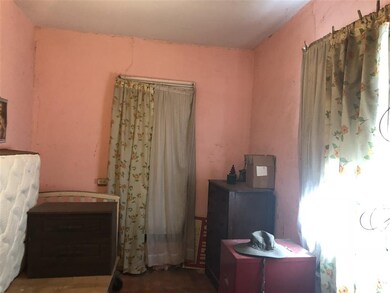 2301 Monterrey Ave, Laredo, TX 78040 - photo 6