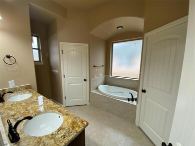 3303 Windcrest Dr, Granbury, TX 76049 - photo 6