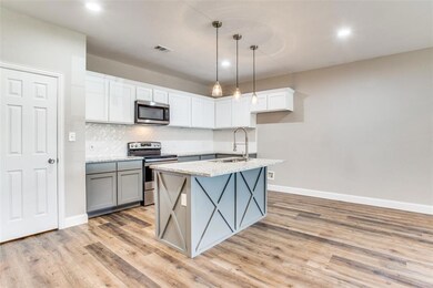 1310 NE Main St, Ennis, TX 75119 - photo 3