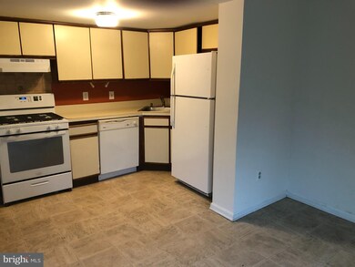 1825 Bridgetown Pike unit 614, Feasterville Trevose, PA 19053 - photo 2