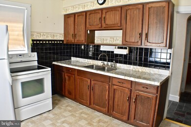 722 Stevens St, Coal Township, PA 17866 - photo 4