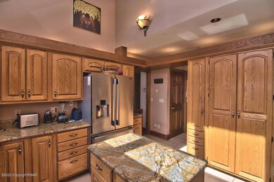 354 Kathleen Dr, Stroudsburg, PA 18360 - photo 7