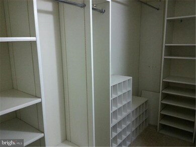 21421 Valley Forge Cir, King of Prussia, PA 19406 - photo 5