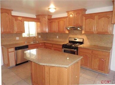 Gourmet kitchen with granite counter tops and nice