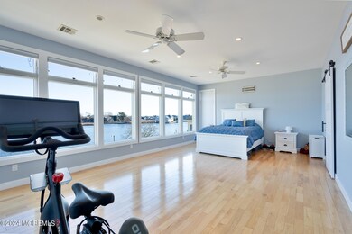 MasterBedroomFront