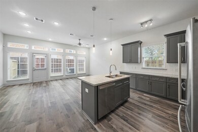 7242 Saint Augustine St unit B, Houston, TX 77021 - photo 7