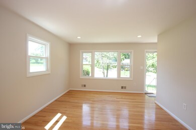 9024 Dixon Dr, Clinton, MD 20735 - photo 3