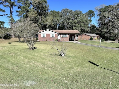 105 Woodlawn Dr, Jacksonville, NC 28546 - photo 5