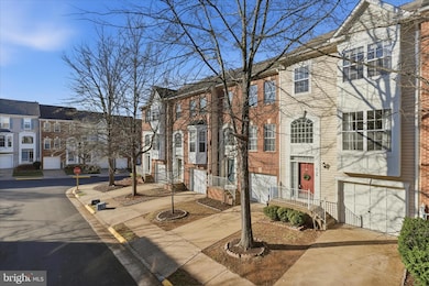 4126 Grover Glen Ct, Fairfax, VA 22030 - photo 2