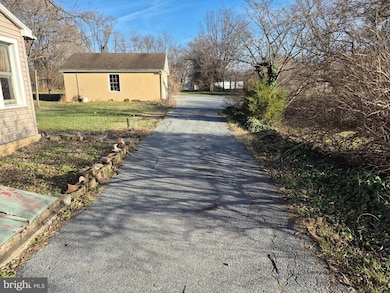 10167 Winchester Ave, Bunker Hill, WV 25413 - photo 2