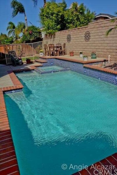 spa,pool, raised patio