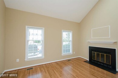 6368 Chimney Wood Ct, Alexandria, VA 22306 - photo 5