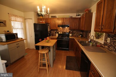 53 Warwick Ct, Reading, PA 19606 - photo 3