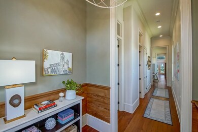 Side hall