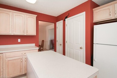 27093 Glenside Ln, Olmsted Falls, OH 44138 - photo 7