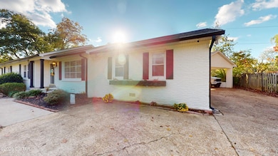 1903-Glen-Oaks-Ln-10312025_110437