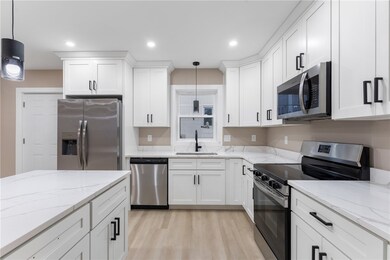 54 Diamond St, Providence, RI 02907 - photo 4